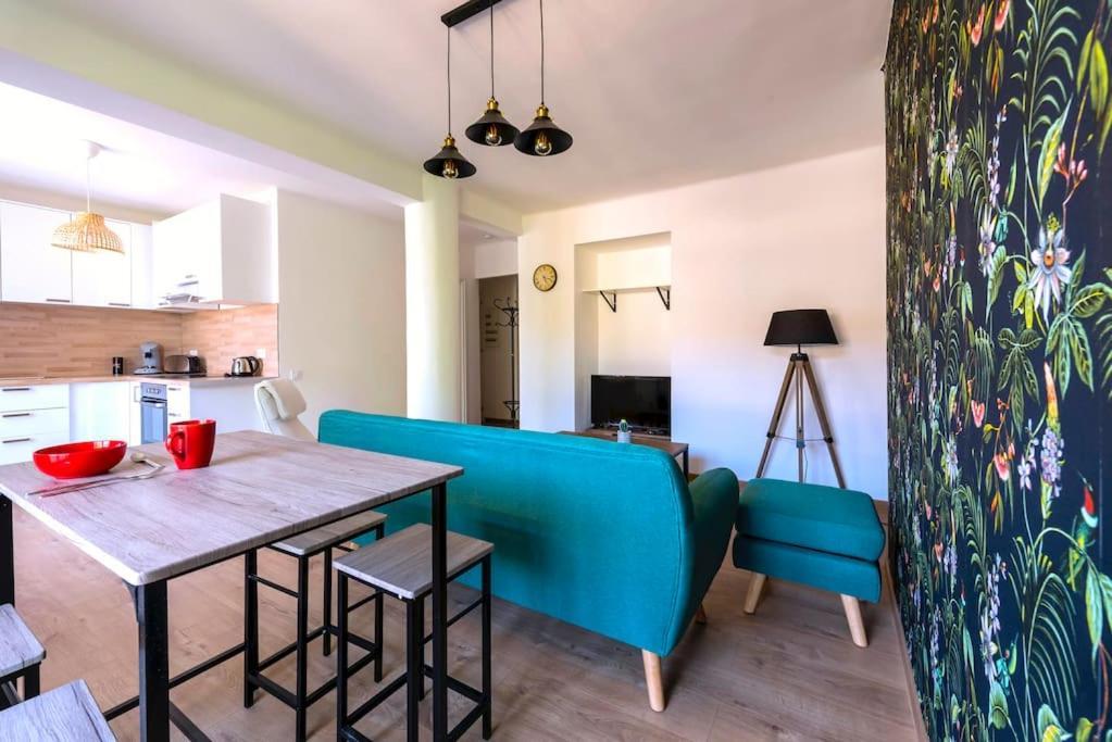 Апартаменты L'Azur 15'Plage 10'Port 5'Train Clim Wifi Pkg Тулон Экстерьер фото